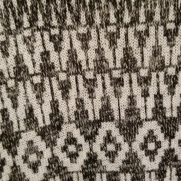 AB Studio Top - Picture 5 of 8